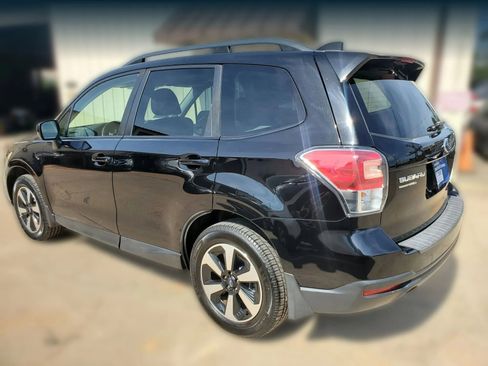 Used 2017 Subaru Forester 2.5i Premium w/ All-Weather Package AWD/4WD image 8