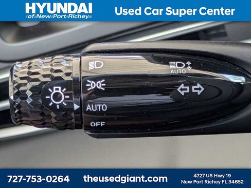Used 2024 Hyundai Elantra SE FWD image 27