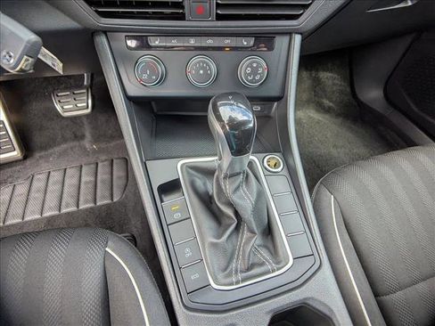 Used 2024 Volkswagen Jetta Sport image 20