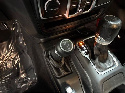 Used 2019 Jeep Wrangler Unlimited Sport S AWD/4WD image 29