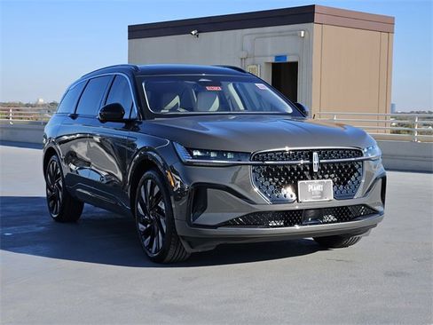 Certified 2024 Lincoln Nautilus Black Label w/ Jet Appearance Package (87T) image 3