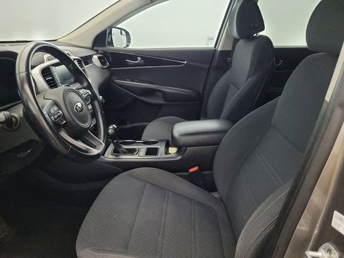 Used 2018 Kia Sorento AWD image 17