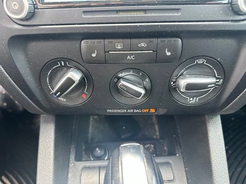 Used 2013 Volkswagen Jetta SE FWD image 16