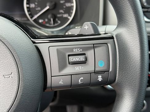 Used 2023 Nissan Rogue SV AWD/4WD image 24