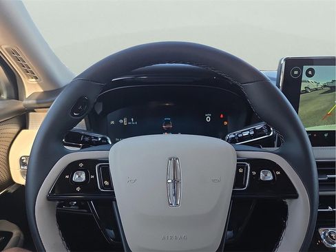 New 2026 Lincoln Corsair Premiere image 19