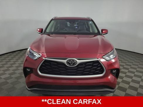 Used 2025 Toyota Highlander XLE FWD image 5