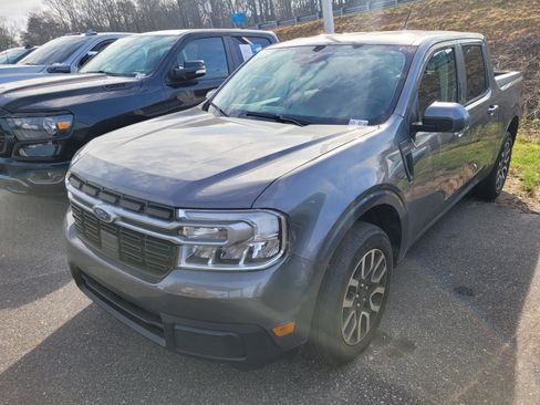 Used 2022 Ford Maverick Lariat w/ Lariat Luxury Package image 3