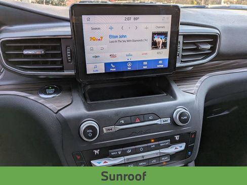 Used 2020 Ford Explorer Limited w/ Class III Trailer Tow Package image 23