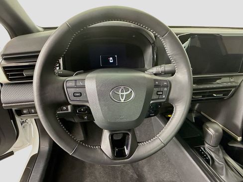 Certified 2025 Toyota Camry SE image 11