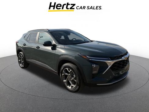 Used 2025 Chevrolet Trax LT image 1