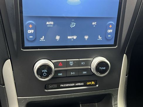 Used 2024 Ford Edge SEL image 20