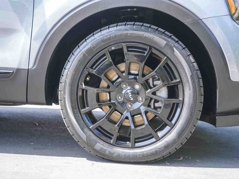 Used 2022 Kia Telluride SX w/ Nightfall Edition Package AWD/4WD image 9
