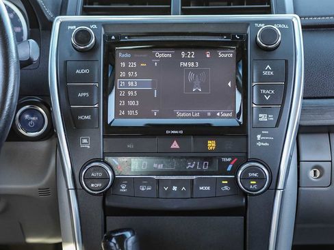 Used 2017 Toyota Camry XLE image 14