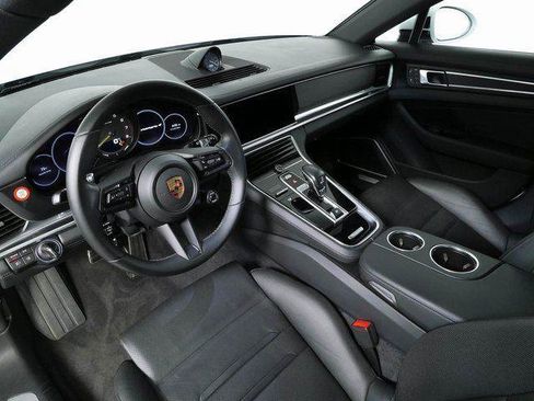 Certified 2023 Porsche Panamera 4 w/ Premium Package AWD/4WD image 4