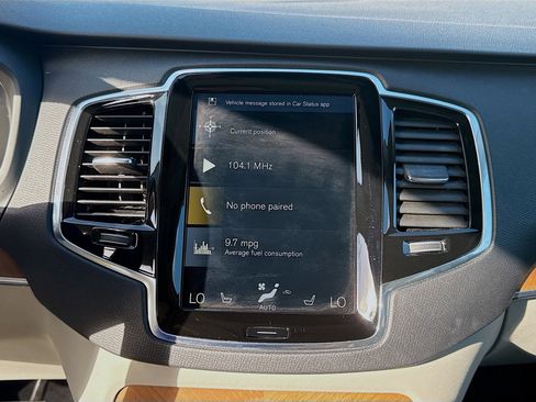 Used 2021 Volvo XC90 T6 Momentum w/ Advanced Package image 12