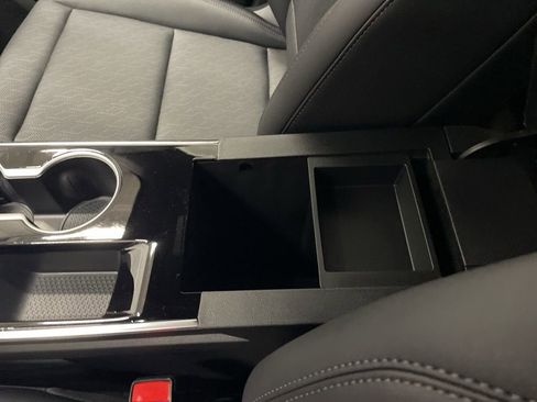 New 2026 Chevrolet Equinox LT w/ Convenience Package II image 17