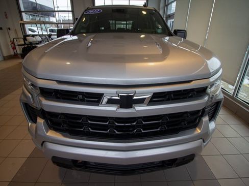 Used 2022 Chevrolet Silverado 1500 RST w/ Convenience Package II image 3