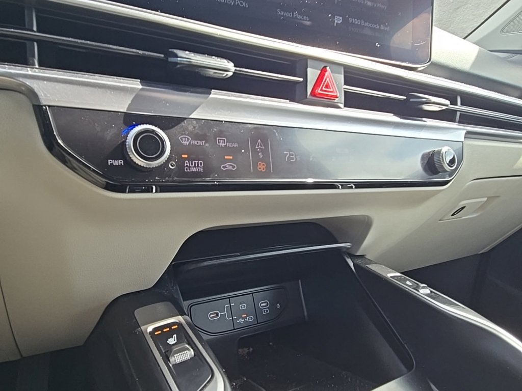 Certified 2025 Kia Sorento EX AWD/4WD image 24