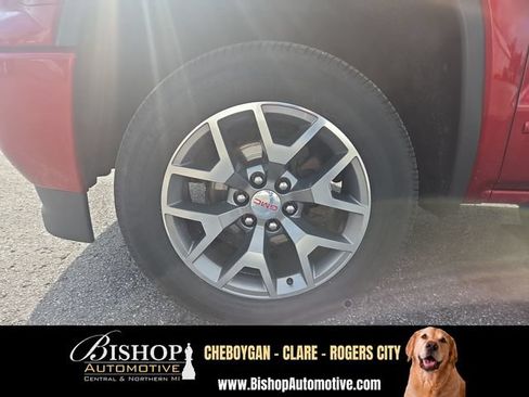 Used 2018 GMC Sierra 1500 SLT w/ All Terrain Package AWD/4WD image 28