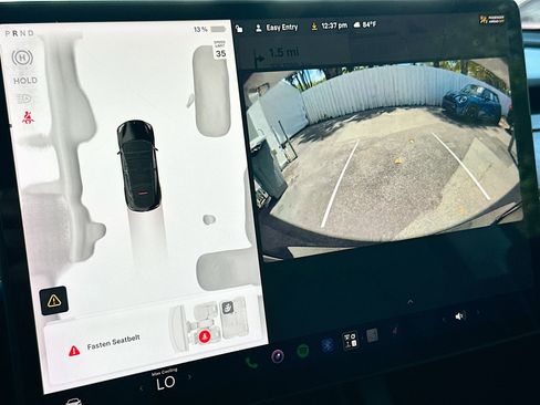 Used 2022 Tesla Model Y Long Range AWD/4WD image 13