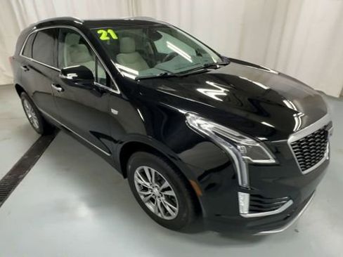 Used 2021 Cadillac XT5 Premium Luxury image 2