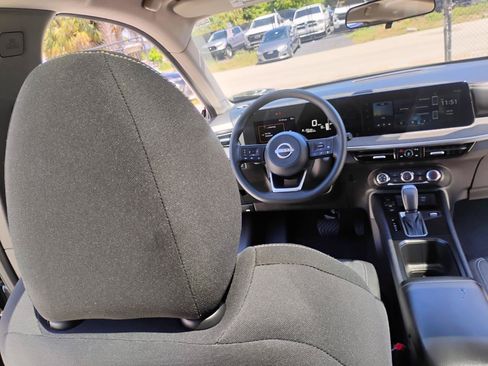 Used 2025 Nissan Kicks SV w/ SV Premium Package FWD image 83