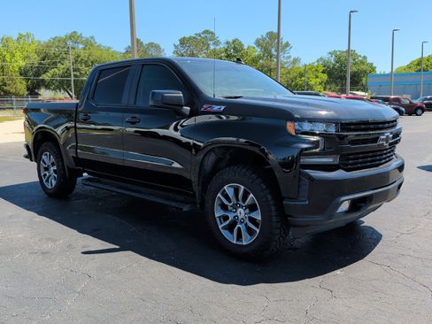 Used 2022 Chevrolet Silverado 1500 RST image 2