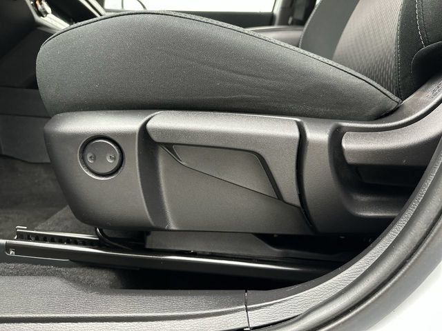 Used 2023 Mitsubishi Outlander ES AWD/4WD image 14