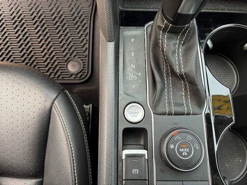 Used 2023 Volkswagen Atlas SE AWD/4WD image 25