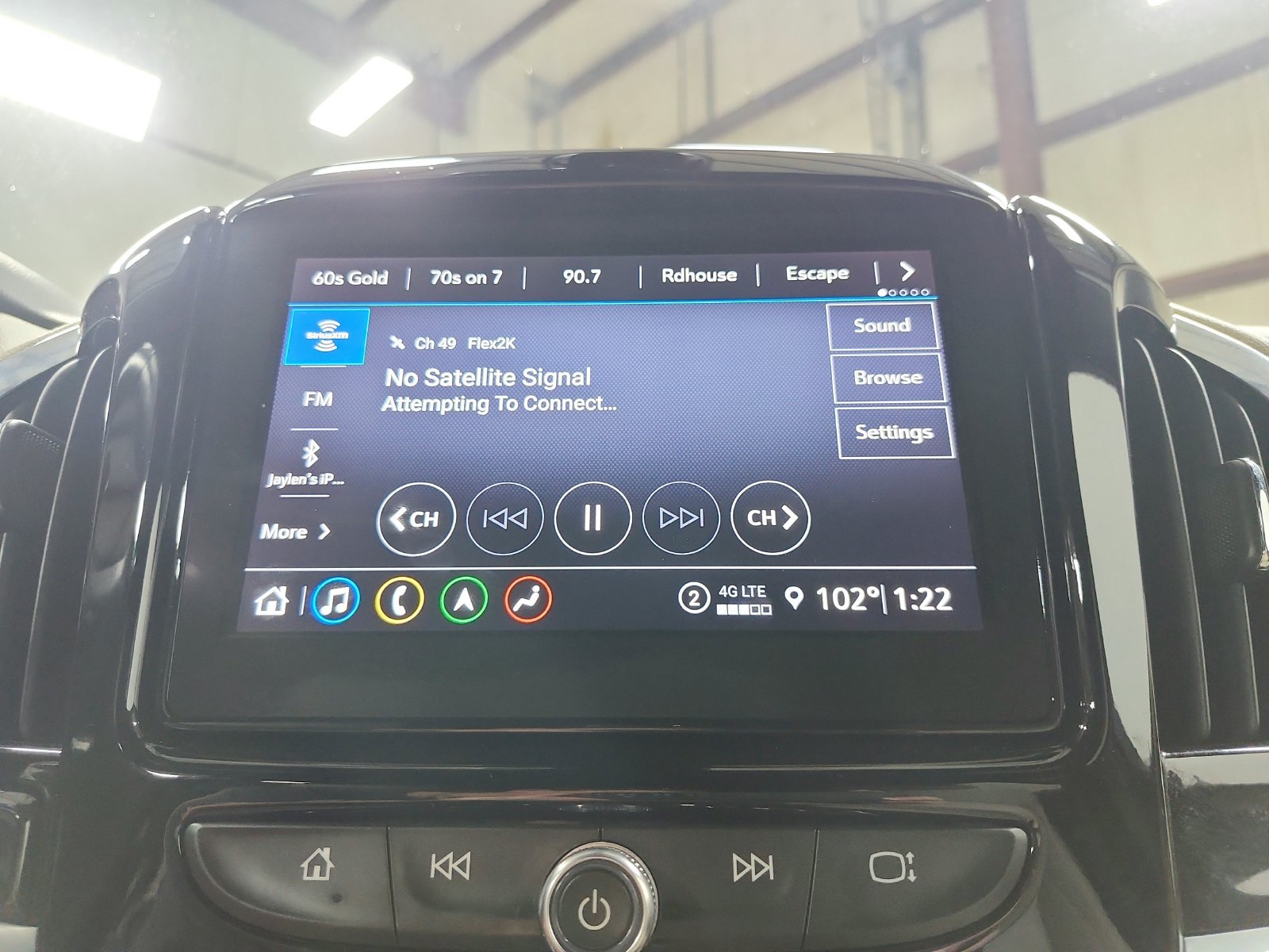Used 2023 Chevrolet Traverse Premier FWD image 27