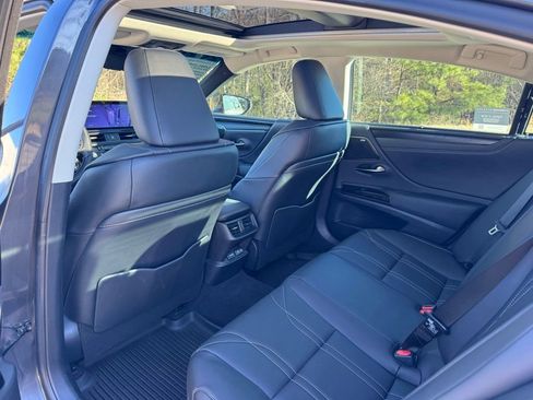 Used 2024 Lexus ES 350 Ultra Luxury w/ Accessory Package (Z2) image 29