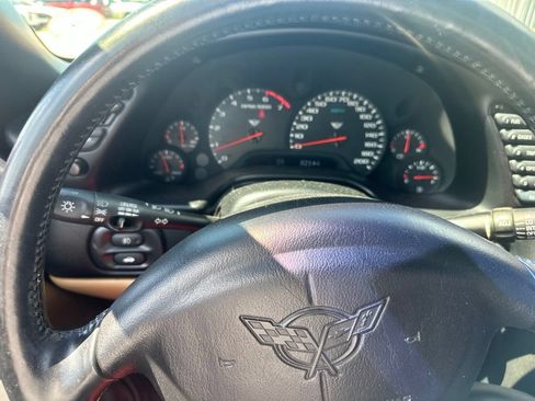 Used 2000 Chevrolet Corvette Coupe w/ Roof Pkg RWD image 11