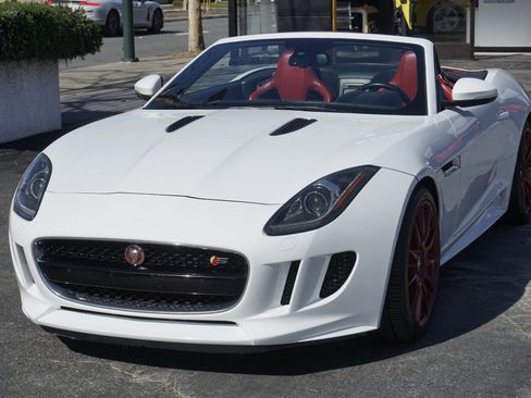 Used 2017 Jaguar F-TYPE S image 3