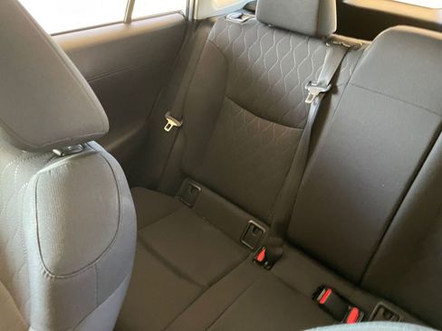 Used 2025 Toyota Corolla Cross LE image 37