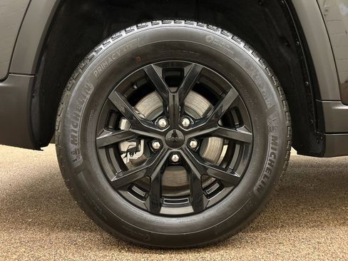 Used 2025 Jeep Grand Cherokee L Altitude image 30