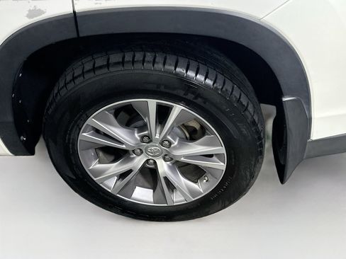 Used 2015 Toyota Highlander XLE image 11