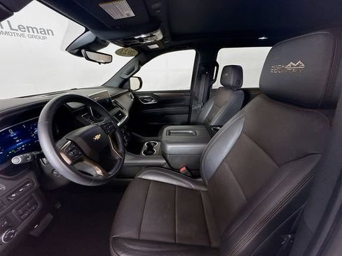 Used 2023 Chevrolet Suburban High Country image 25