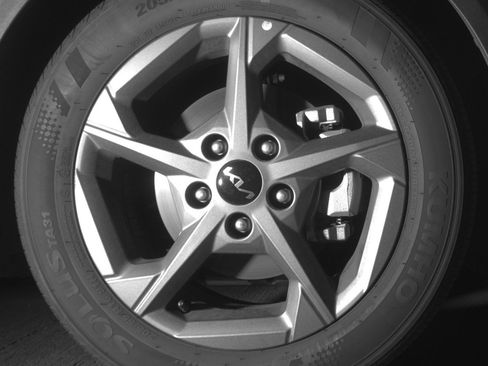 Used 2025 Kia K4 LXS image 13