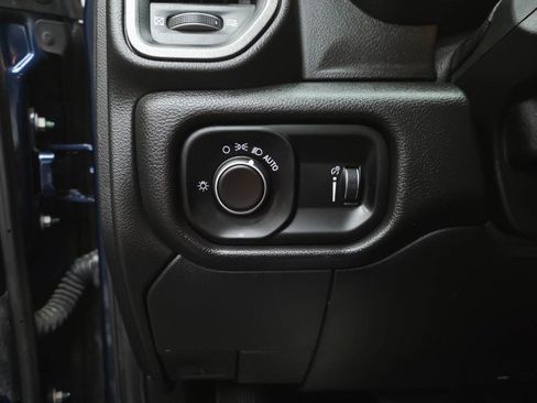 Used 2021 RAM 5500 Tradesman RWD image 31