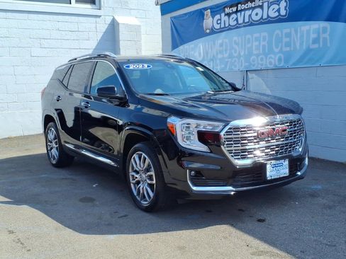Used 2023 GMC Terrain Denali AWD/4WD image 1