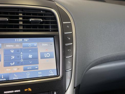 Used 2020 Lincoln Nautilus Reserve AWD/4WD image 34