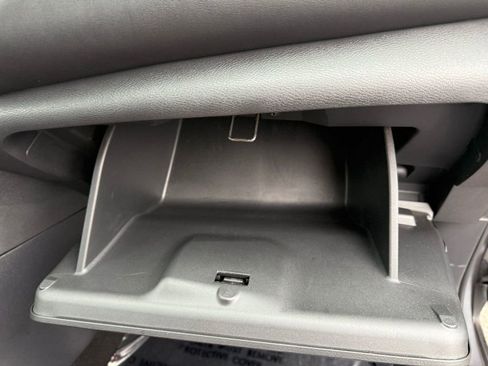 Used 2024 Nissan Kicks SR image 30