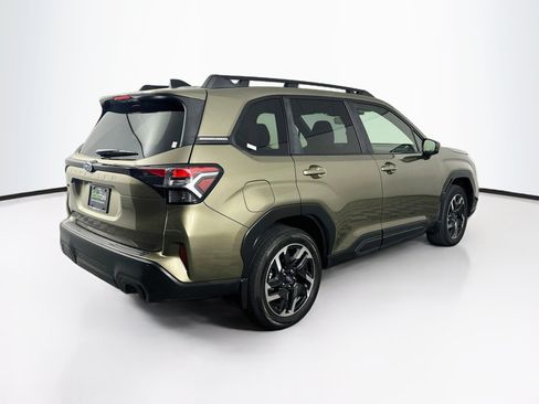 Used 2025 Subaru Forester Limited AWD/4WD image 9