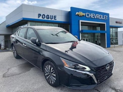 Used 2025 Nissan Altima 2.5 SV image 1