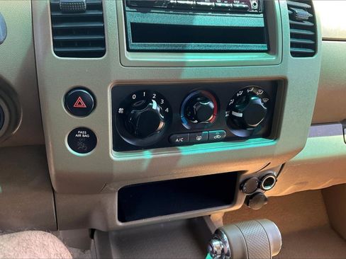 Used 2006 Nissan Frontier SE w/ (P01) Power Pkg RWD image 15