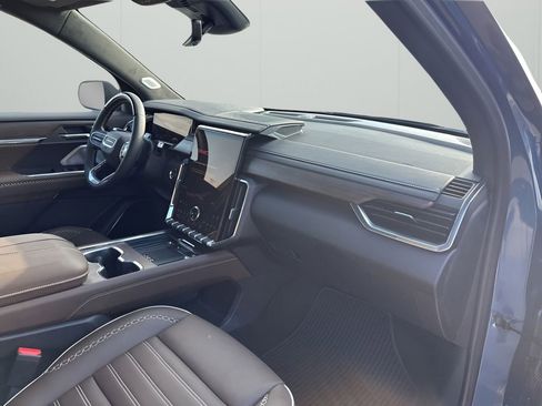 New 2026 GMC Acadia Denali Ultimate AWD/4WD image 15
