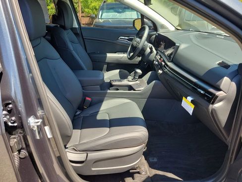 New 2026 Kia Sportage EX FWD image 7