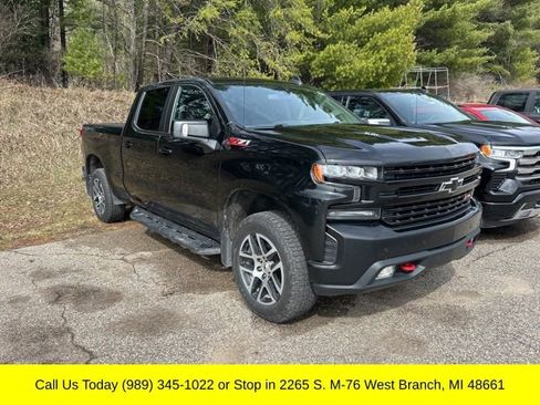 Used 2020 Chevrolet Silverado 1500 LT Trail Boss image 2
