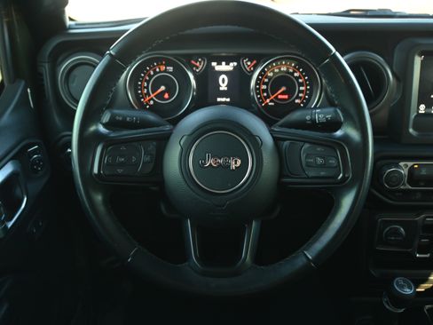 Used 2022 Jeep Gladiator Sport image 18