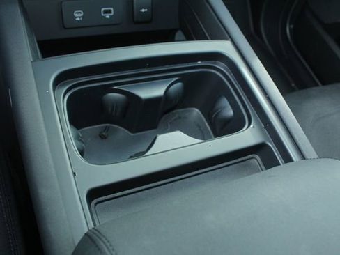 Used 2023 Land Rover Defender 110 image 15